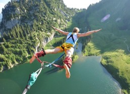 开云_欧冠小组赛，劳塔罗奥古斯托联袂建功，国际米兰2-1险胜凯拉特