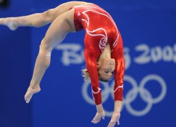 开云在线：哈特动情转发经典视频，利拉德是我最爱也是最真诚的队友