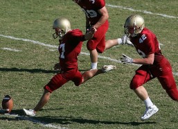 【开云在线】RNG 锁定德玛西亚杯四强席位 力克LGD过程波澜起伏