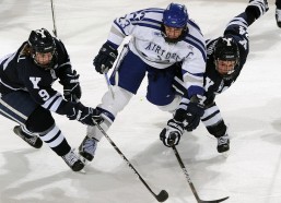 开云娱乐：亚洲中场格局巨变，日本双后腰获评历史级组合，中国男足人才断层加剧