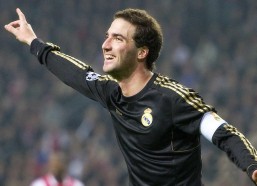 【开云体育】林孔深情回望，尤文记忆永存心间，都灵队是永远的归属