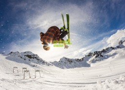 开云app|基米希返乡筑梦，青少年足球学院开启绿茵新篇章