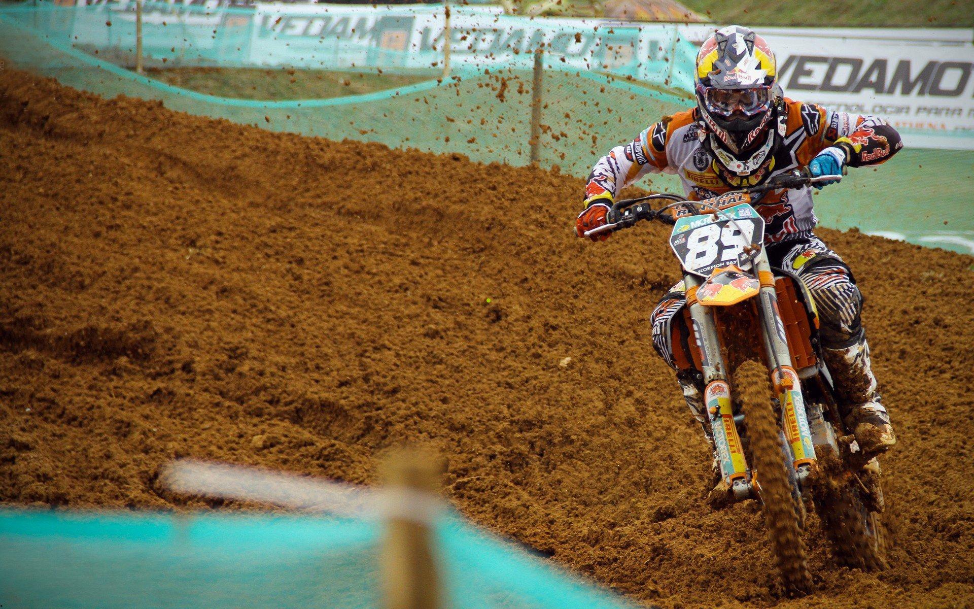 德转披露,山东泰山年轻球员依克山转会港超东方队