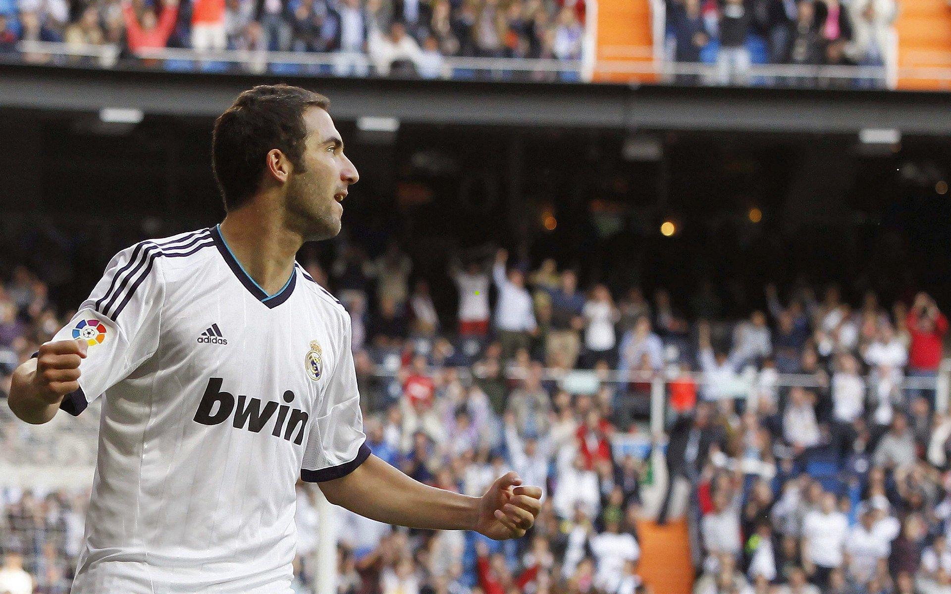 杨瀚森获开拓者紧急召回后深夜加练投篮 职业精神获赞